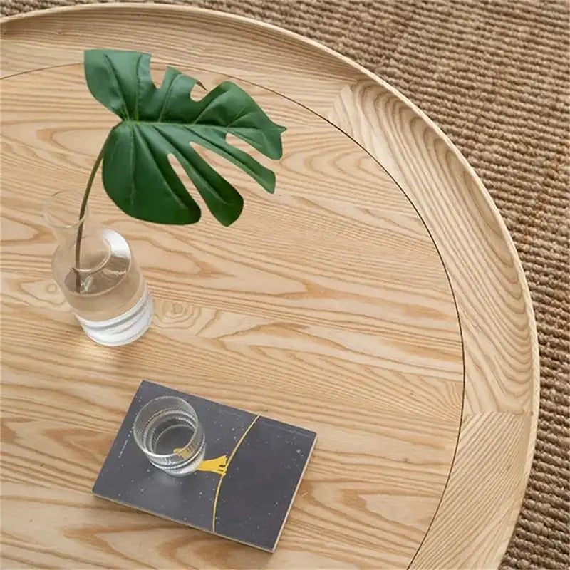 Table basse ronde en bois à deux niveaux avec base en rotin
