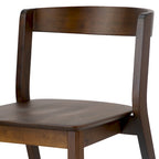 Chaise en bois massif marron foncé avec dossier incurvé