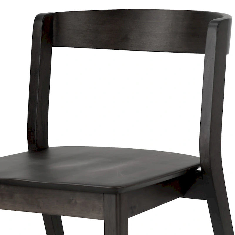 Chaise noire en bois massif avec dossier incurvé