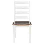 Table de salle à manger avec chaises et banc