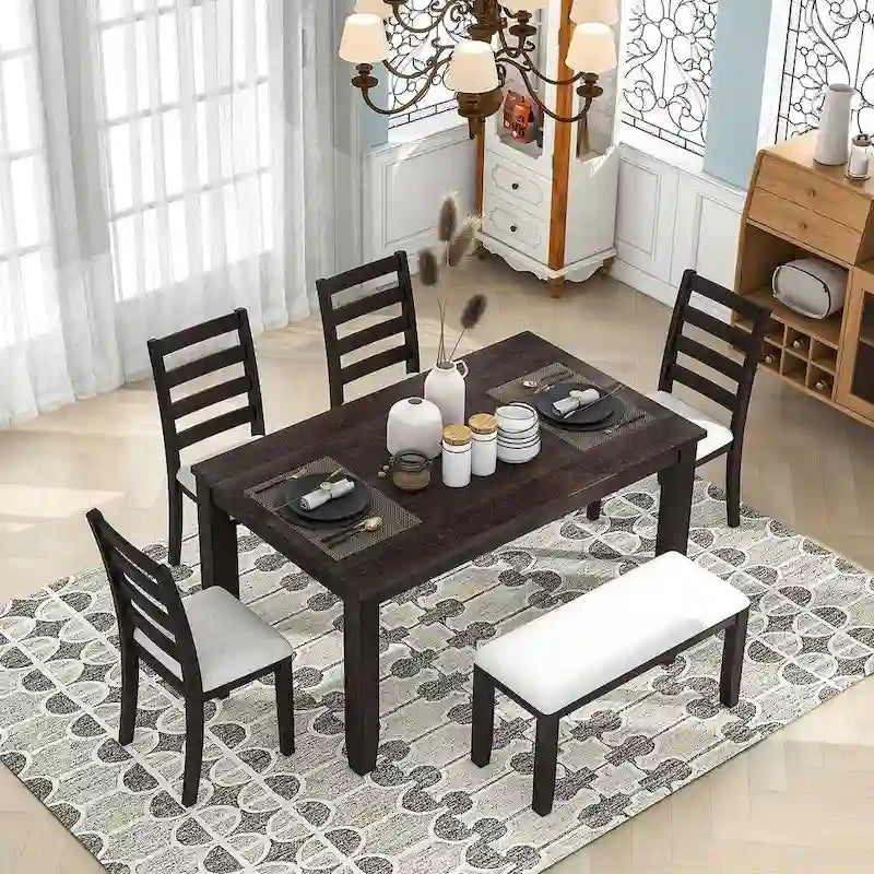 Table de salle à manger avec chaises et banc