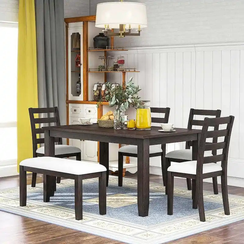 Table de salle à manger avec chaises et banc