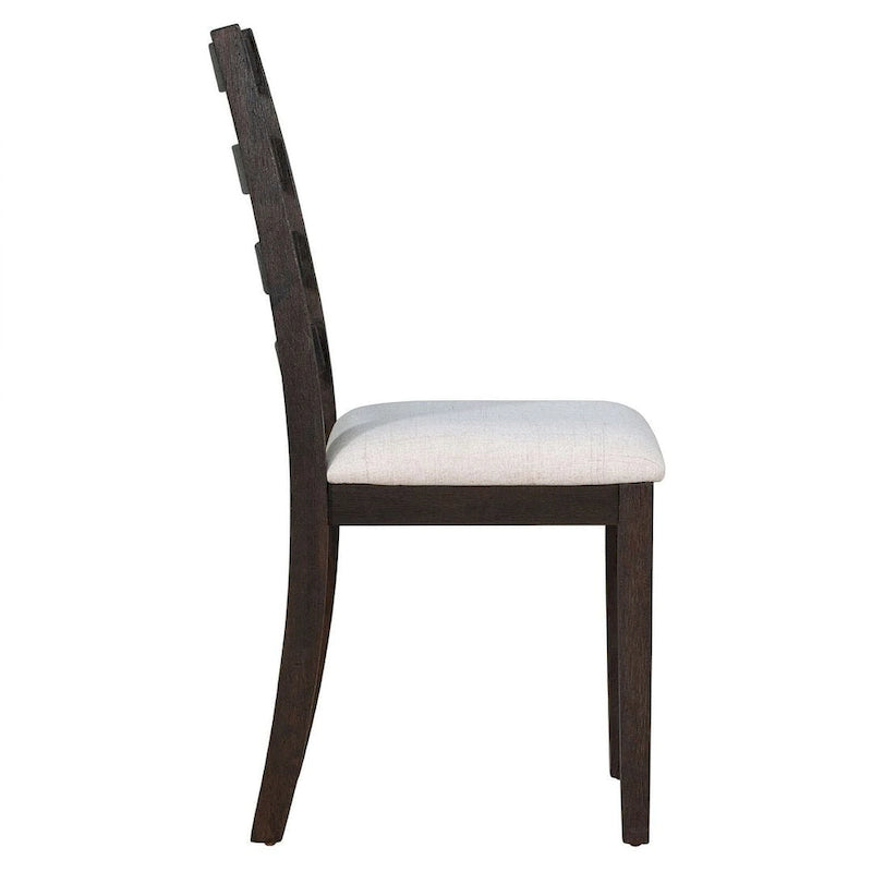 Table de salle à manger avec chaises et banc
