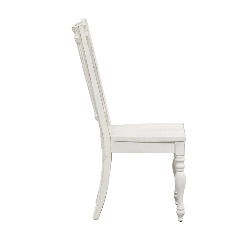 Table à manger à pieds tournés, en chêne vieilli blanc antique