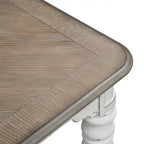 Table à manger à pieds tournés, en chêne vieilli blanc antique