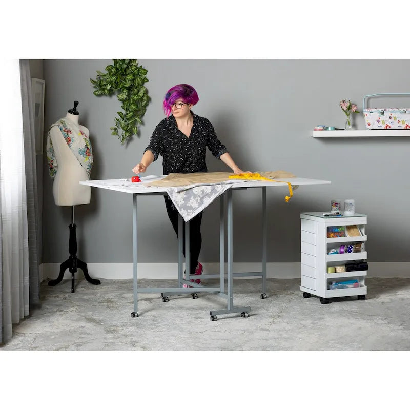 Table pour machine à coudre et à travaux manuels, laquée époxy blanche