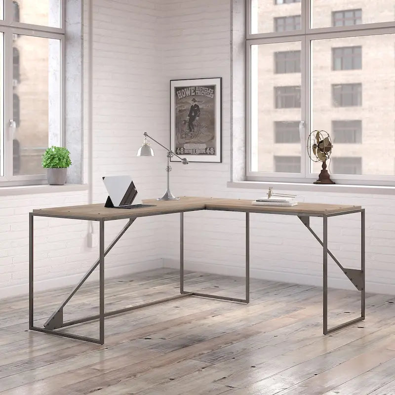 Bureau d'angle industriel de 157 cm de longueur