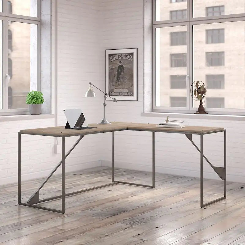 Bureau d'angle industriel de 157 cm de longueur